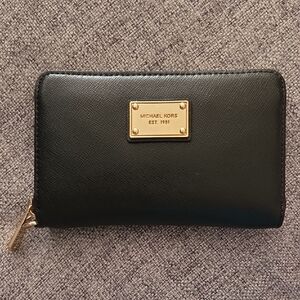 NWOT Michael Kors Black Wristlet Wallet w Gold Hardware